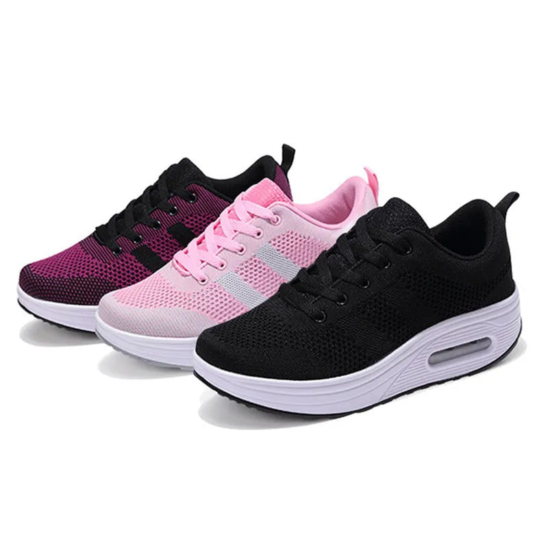 Women's solid colour platform casual shoes with pointed toe, flyknit upper, and vulcanised sole.