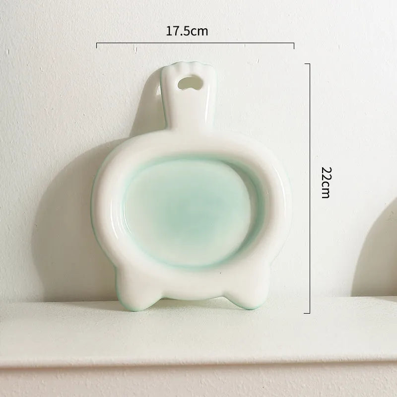 Ceramic cat bowl in shallow design with non-stick glazed surface