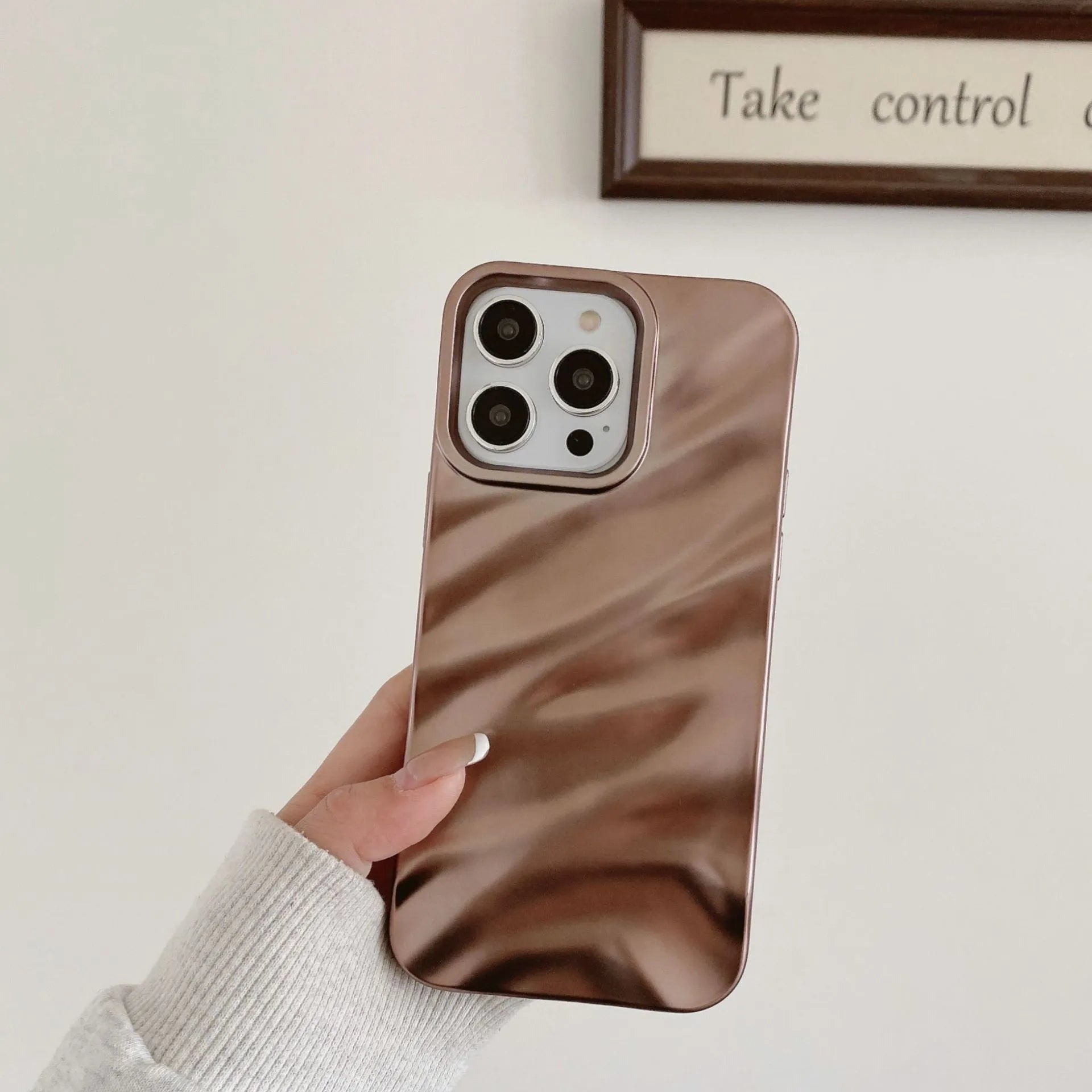 Soft wave pleated TPU phone case for Apple iPhone 17 in a selection of colours including electroplated gold and matte purple.