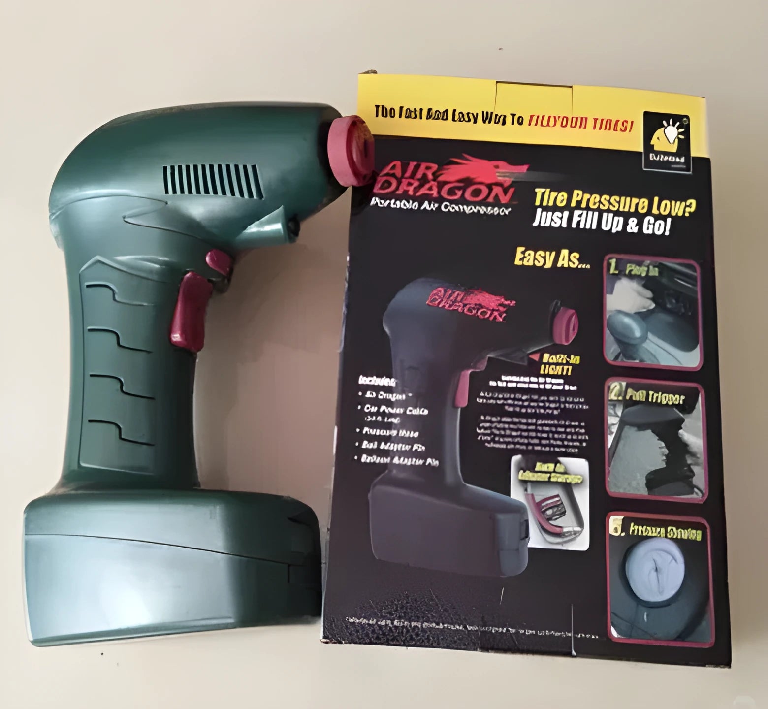 Portable electric car tyre pump with motor and air pump components