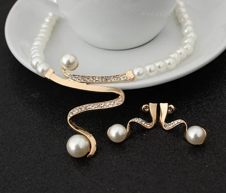 European fashion crystal pearl necklace earrings set for bride wedding wholesale CMT058