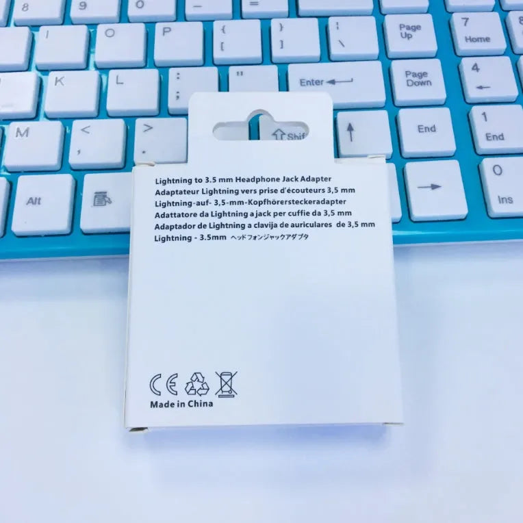 White lightning to 3.5mm audio adapter for iPhone with gold-plated connector