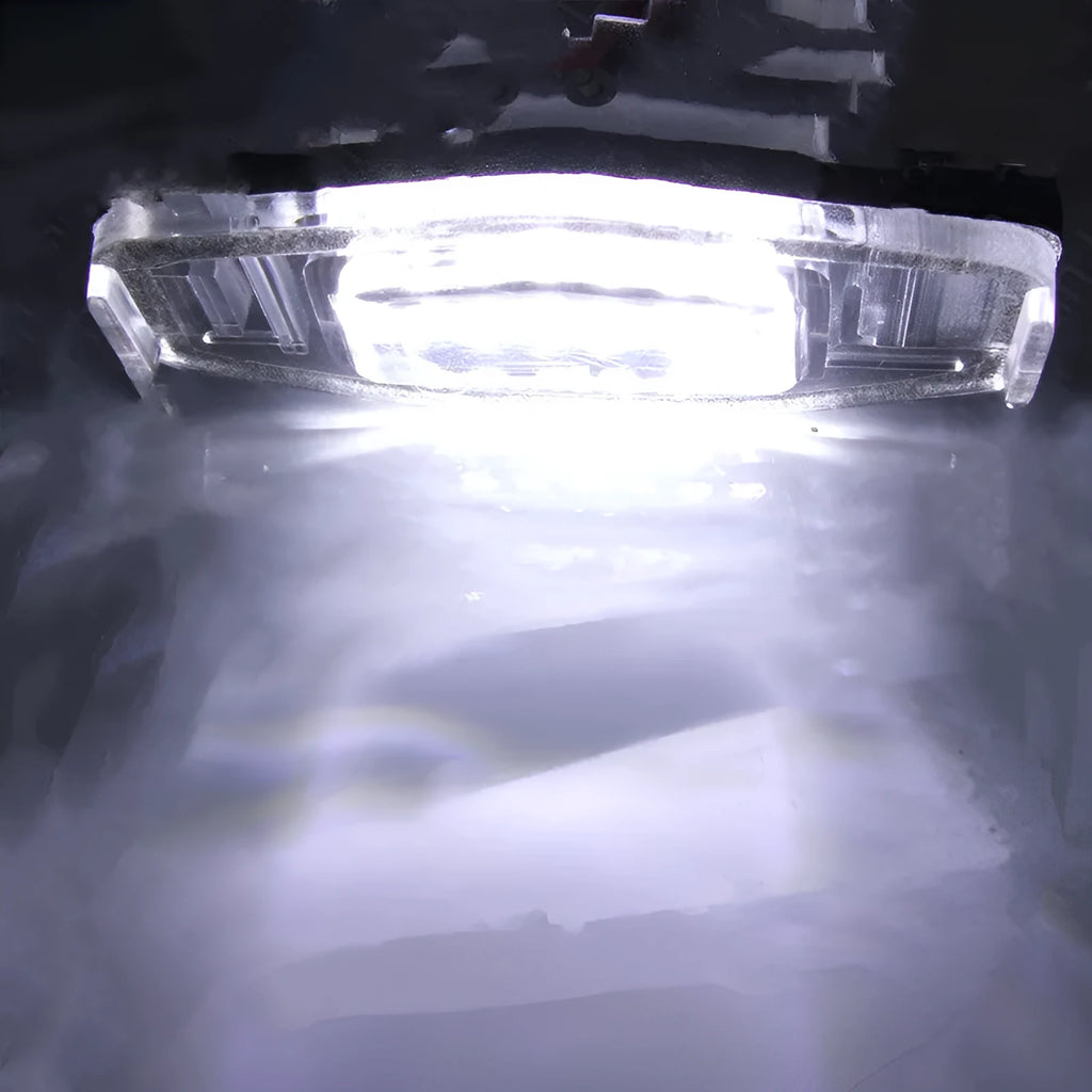 White LED licence plate light bulb for Honda Civic with plastic housing
