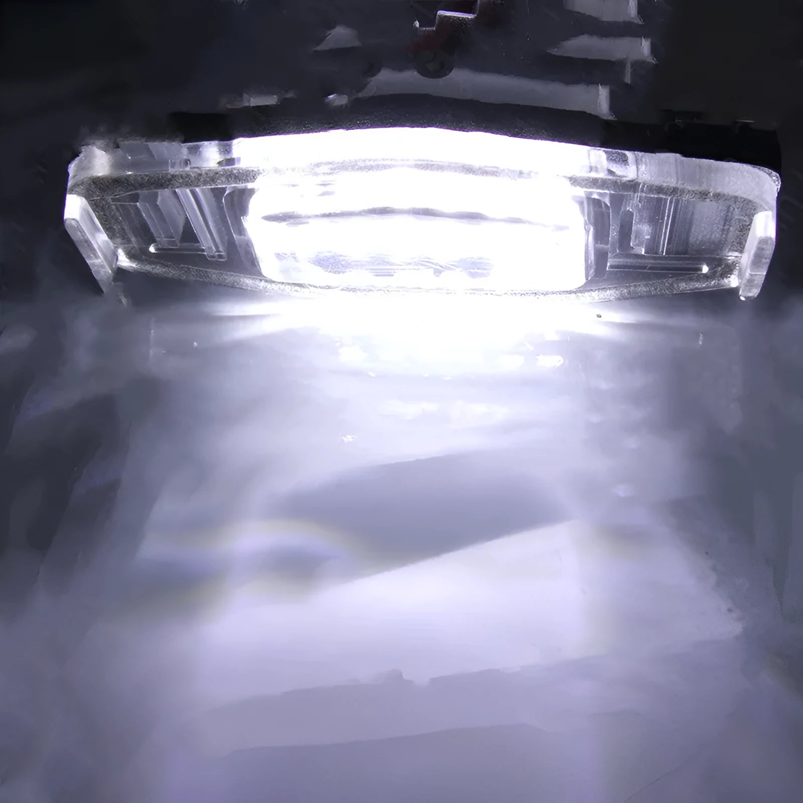 White LED licence plate light bulb for Honda Civic with plastic housing