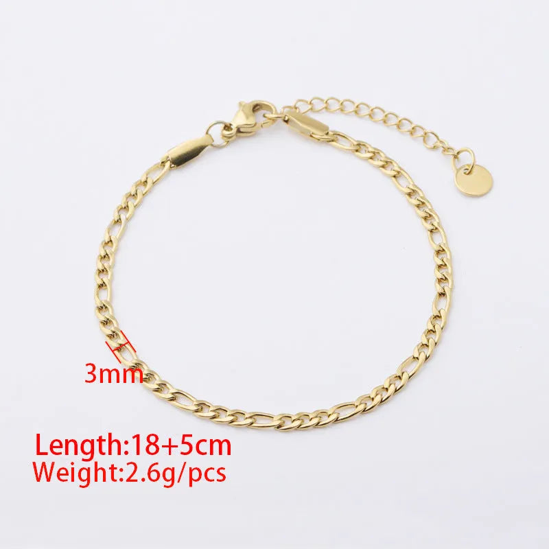 Stainless steel gold-plated Cuban minimalist bracelet in steel and gold colours, geometric shape