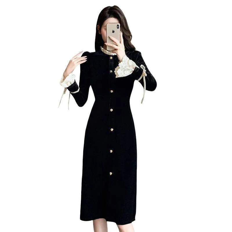French lace spliced velvet dress for men and women, black, long sleeve, mid-rise waist on a hanger