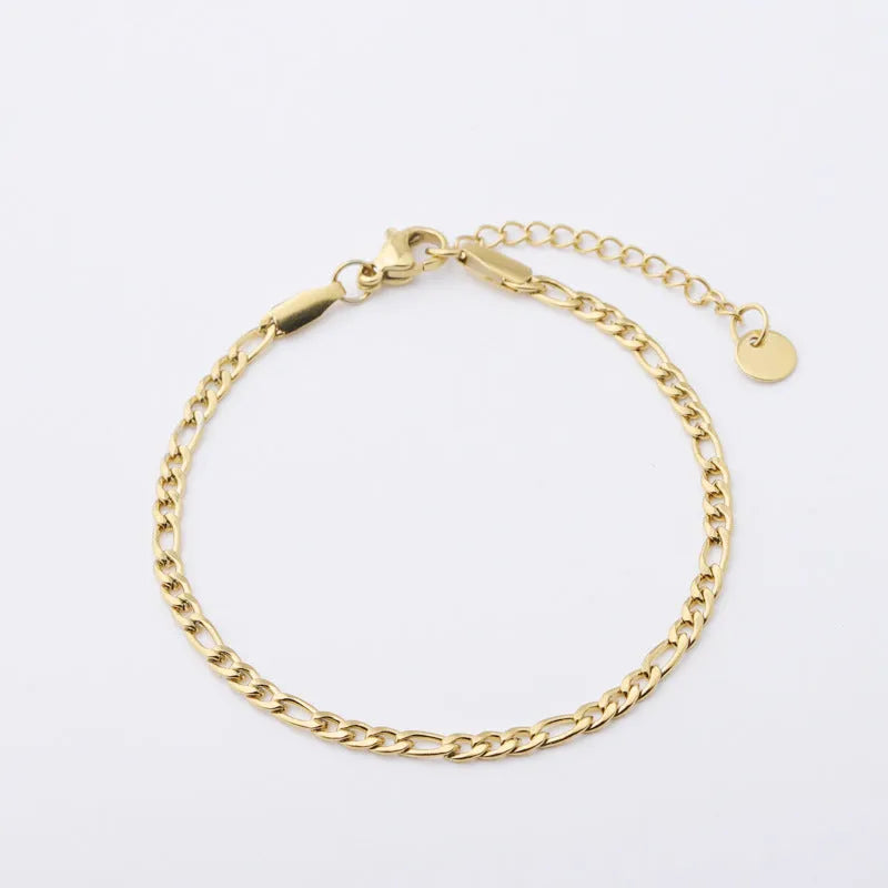 Stainless steel gold-plated Cuban minimalist bracelet in steel and gold colours, geometric shape
