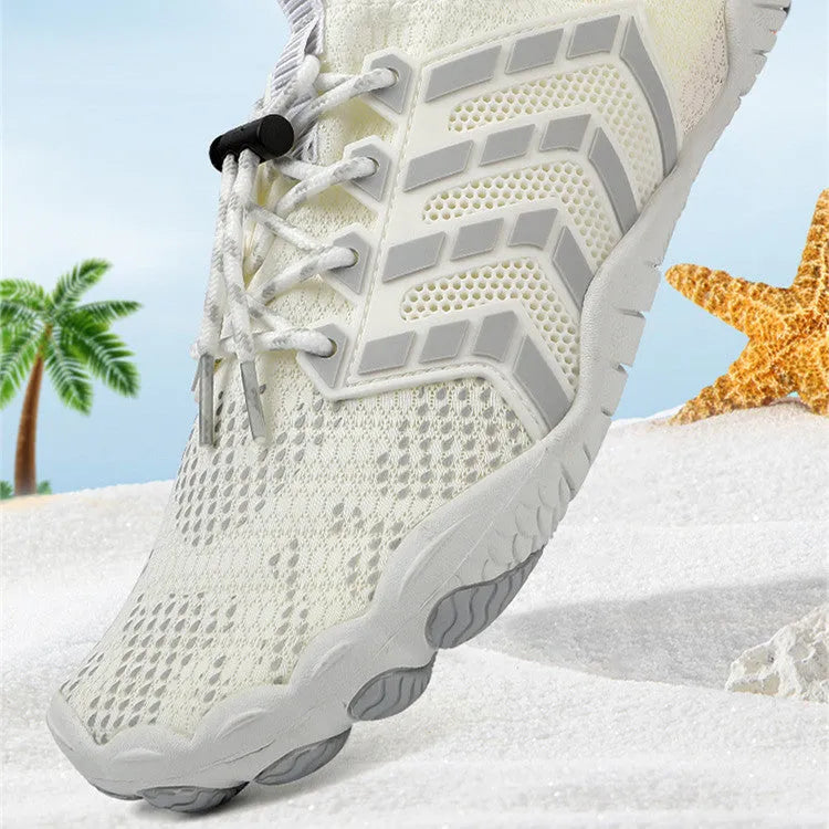 Five-finger mountaineering fitness shoes with mesh upper, non-slip rubber outsole, and elastic band, in D025 colours