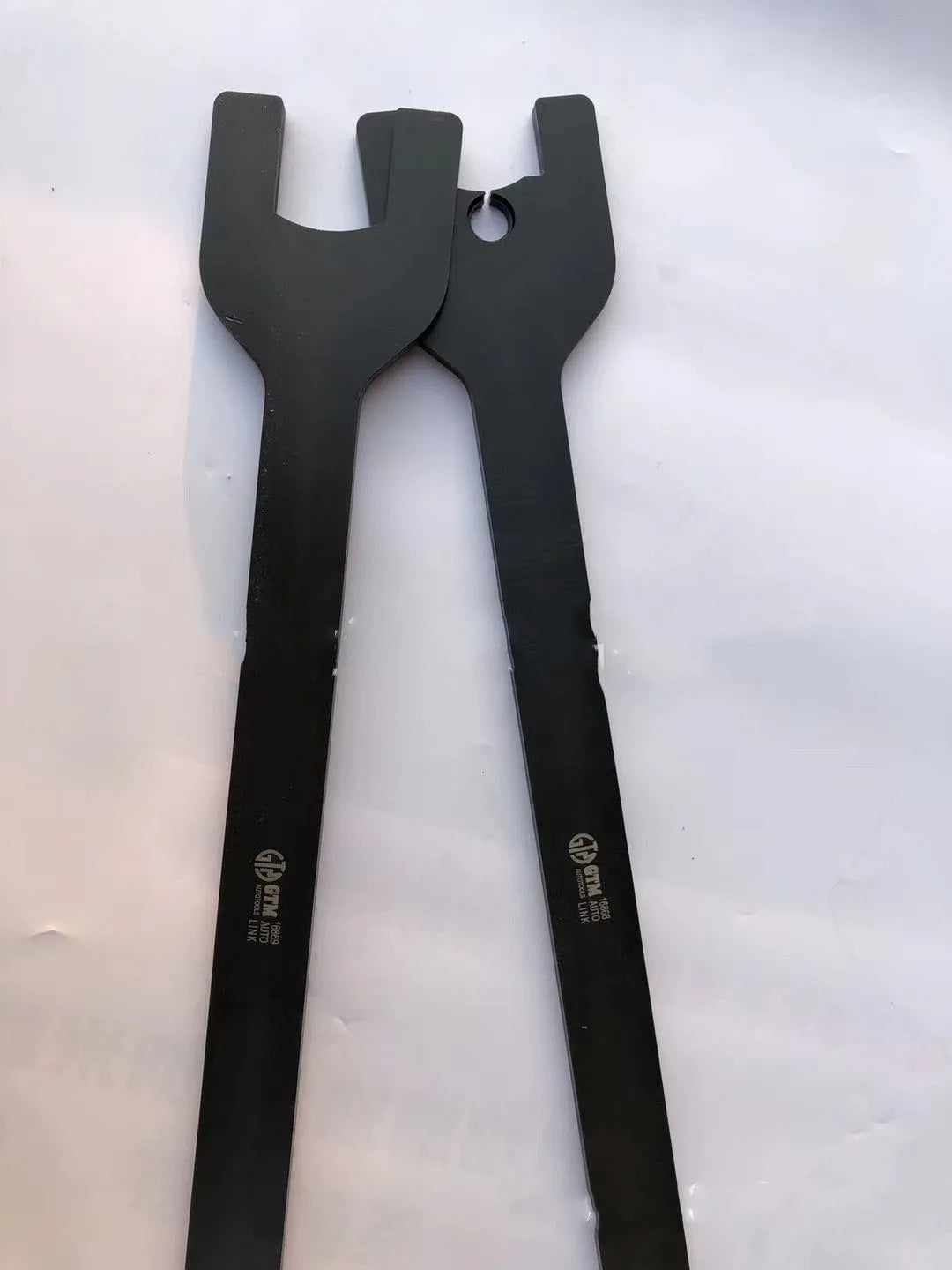 Two alloy steel Land Rover fan wrenches, sizes 36mm and 40mm, for mechanical repair.