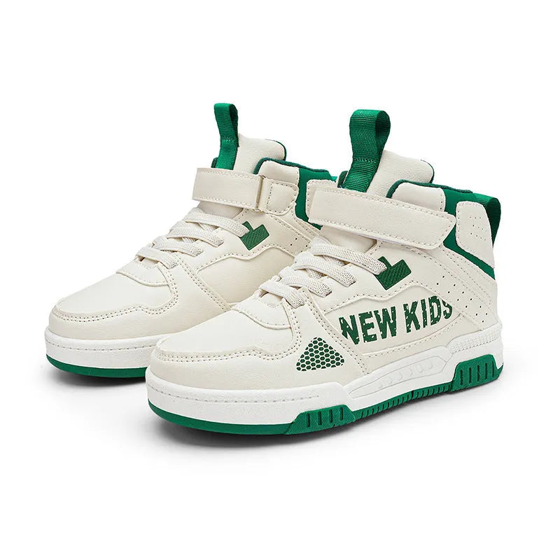 Children's outdoor sneakers with buckle fastening in multiple colour options