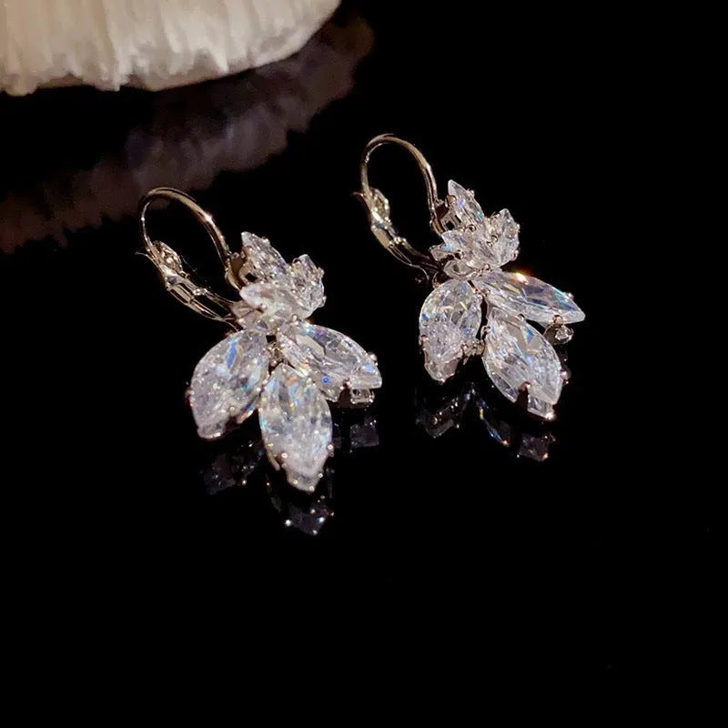 Inlaid zircon super shiny leaf drop earrings in platinum colour for women