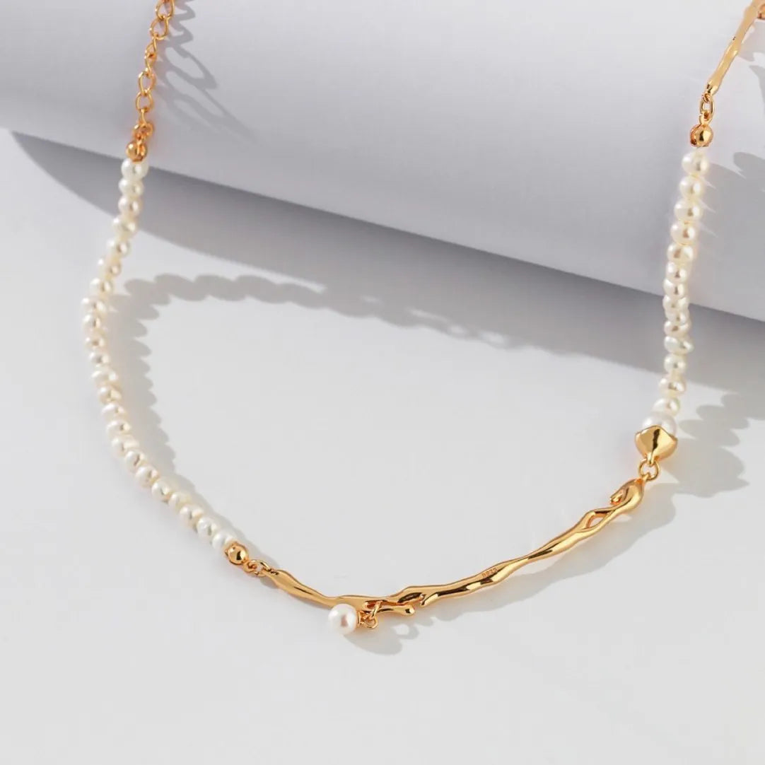Stitching niche design unisex imitation pearl necklace with copper electroplated pendant in silver, O-ring chain