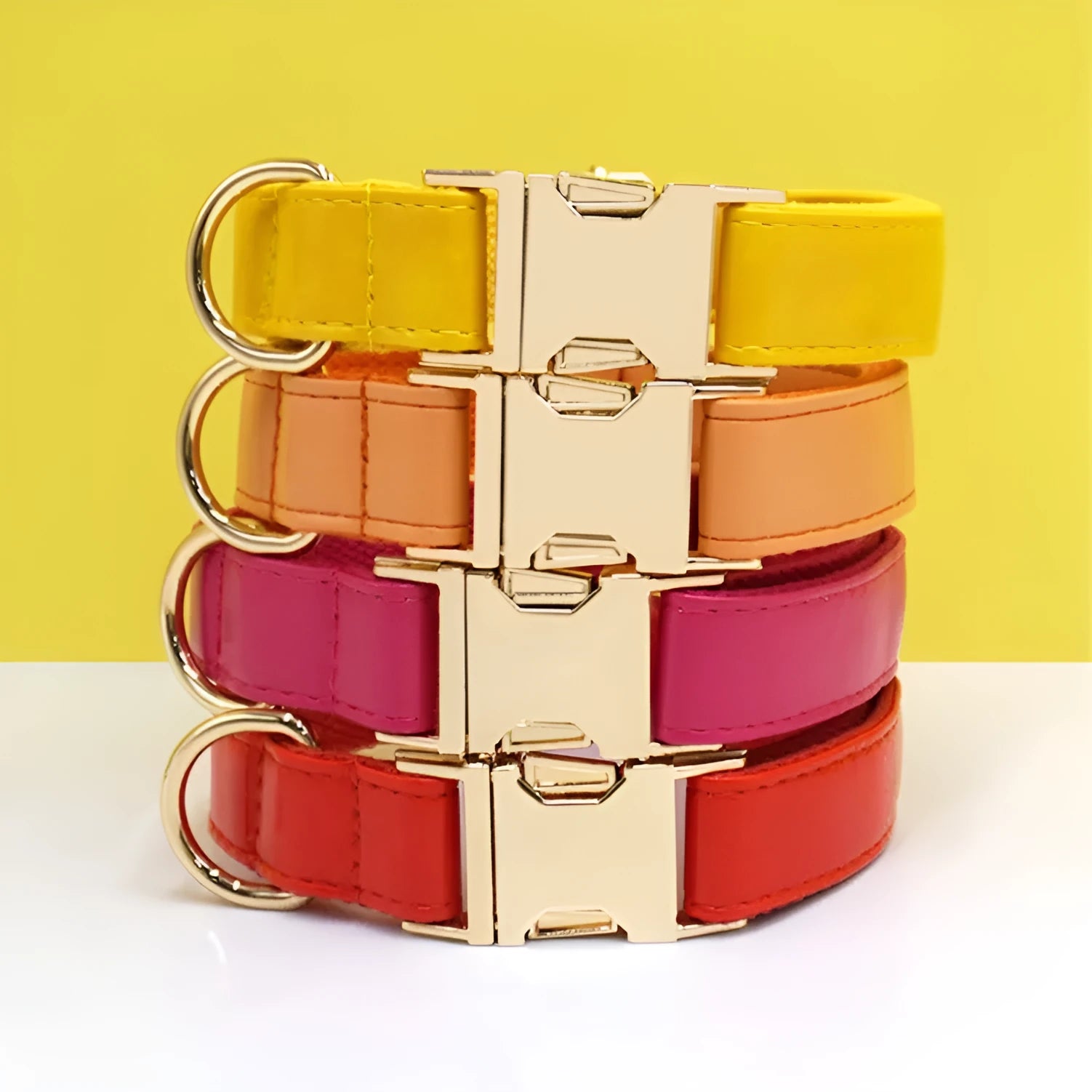 Leather dog collar with colour-blocking velvet trim in caramel on a dark brown base.
