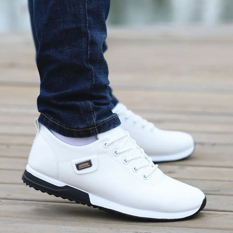 Non-slip lace-up sailing shoes with PU insole and breathable upper in leather-style finish