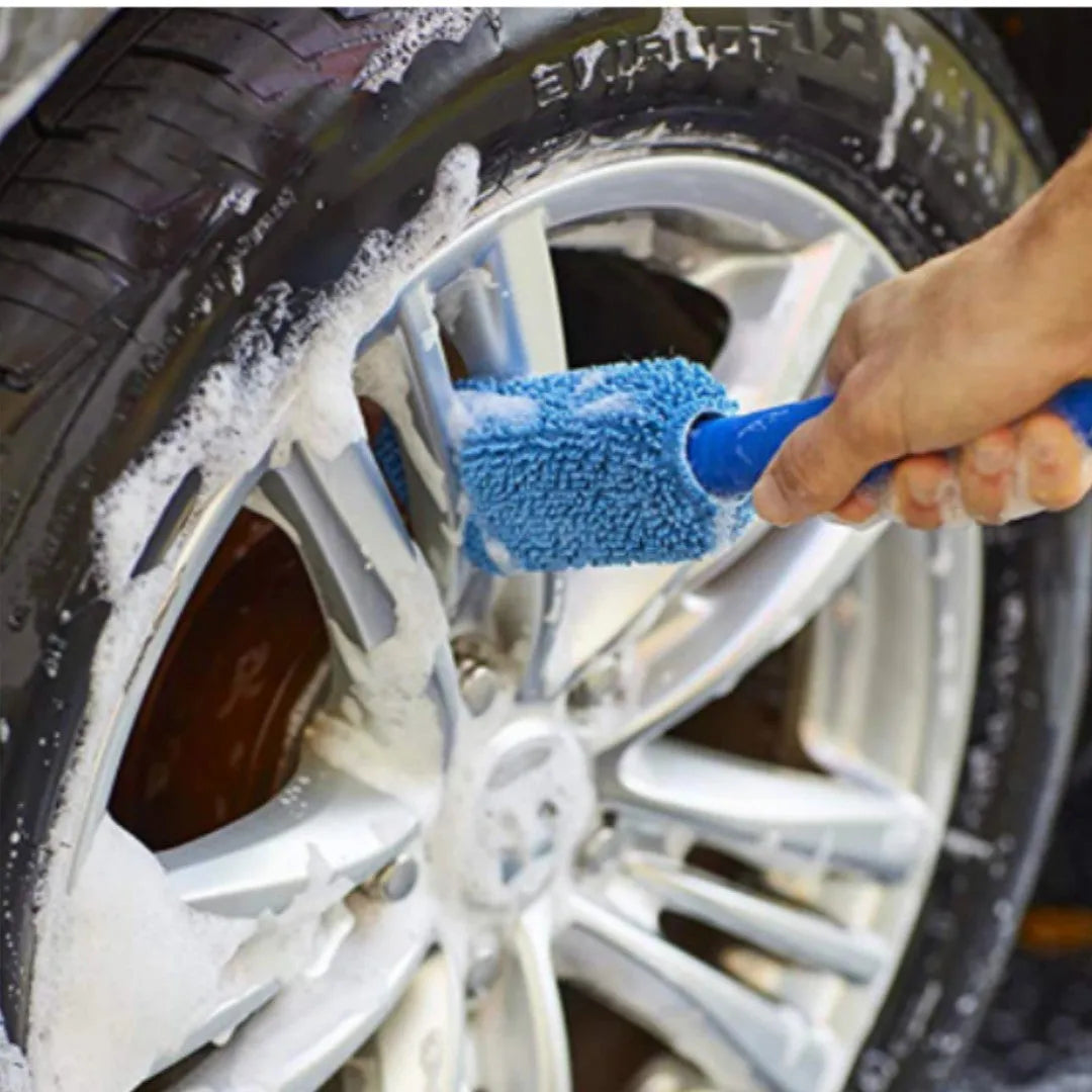 Microfiber long handle car wash tyre brush with 29cm extended reach for cleaning wheels