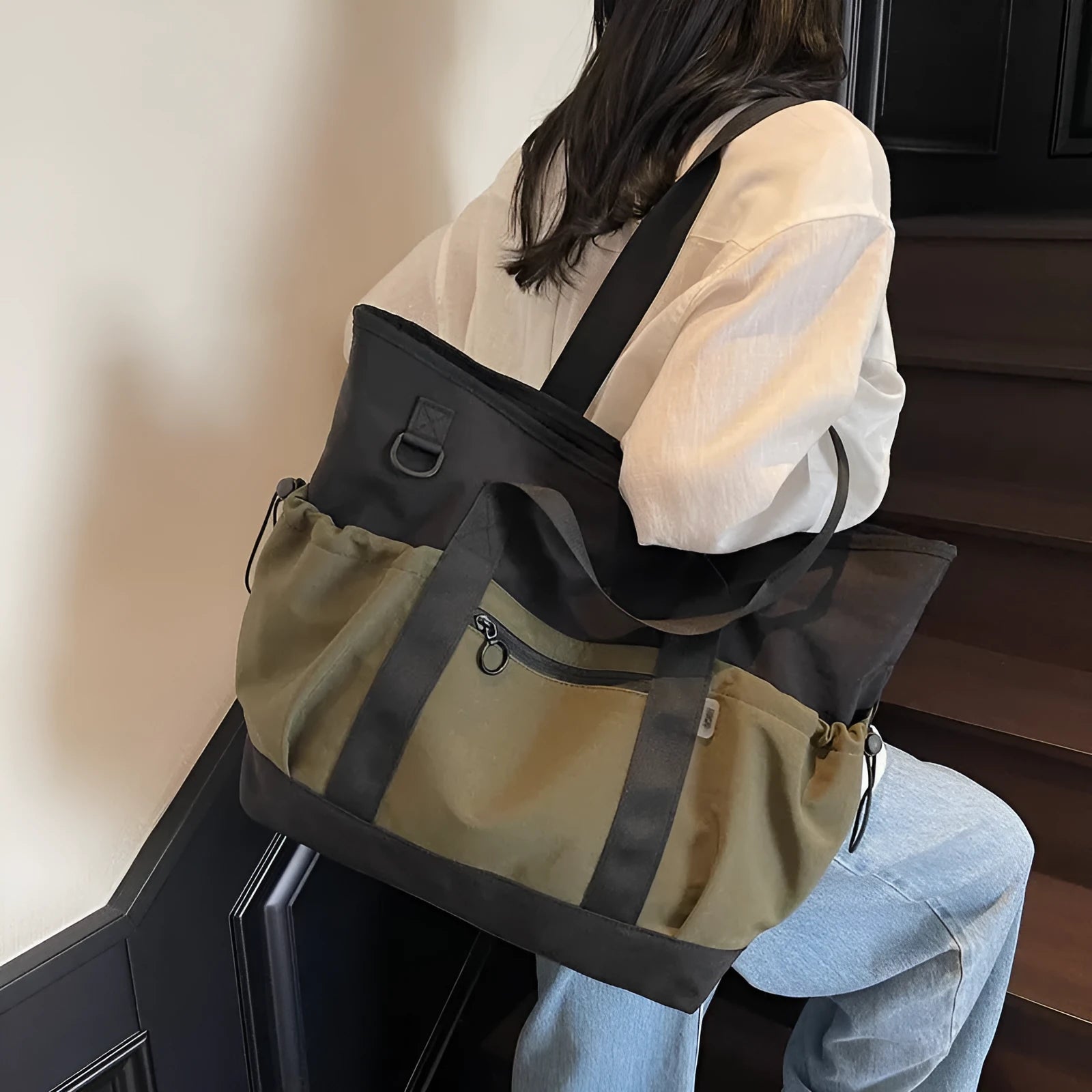 Women's Oxford travel bag in grey with 36-55L capacity and letter pattern