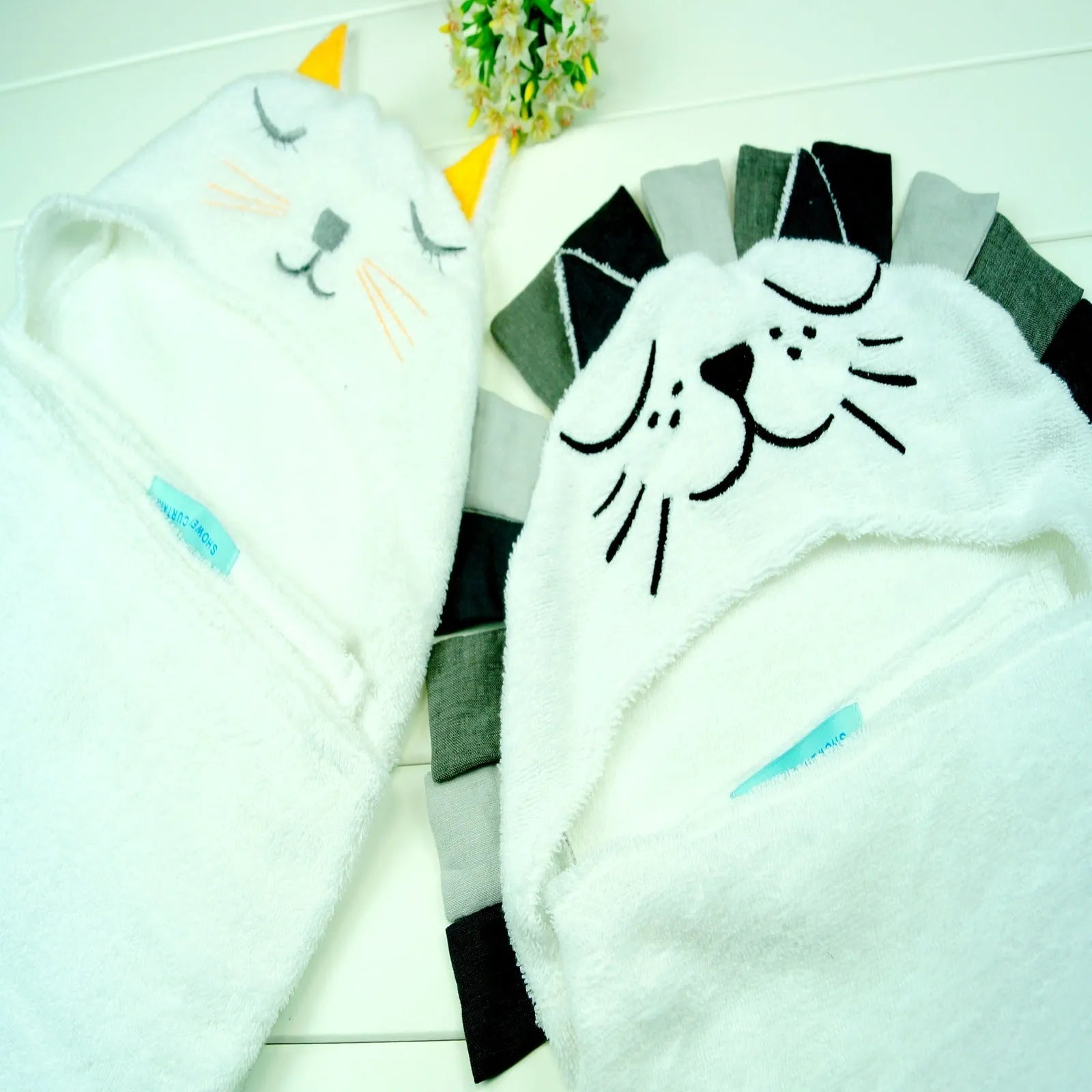 Cotton lion cat shape baby bath towel 85x58cm with cartoon face for kids room decor and swaddling