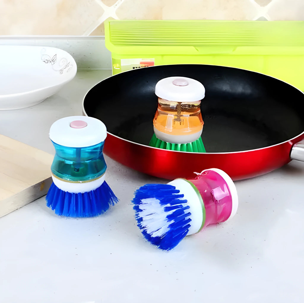 Soap dispensing palm brush with PP plastic build, 5.5cm diameter, 7cm length, random colour