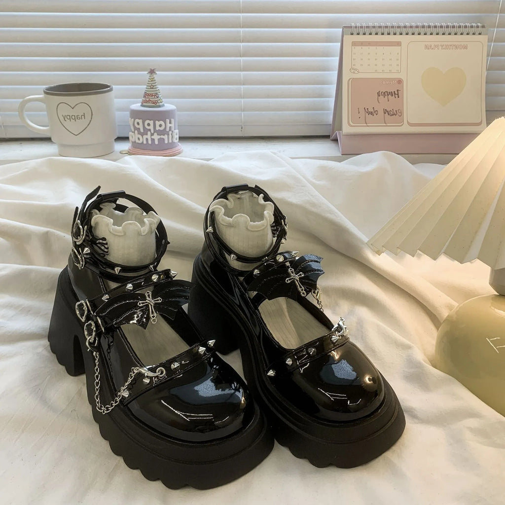 Solid black PU patent leather Lolita shoes with bat metal chain buckle, round toe, chunky heel 6-8cm, women's cosplay footwear