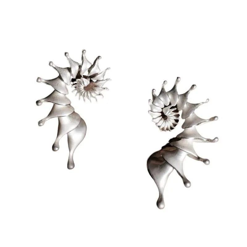 Conch three-dimensional matte stud earrings with exaggerated alloy design and electroplated finish