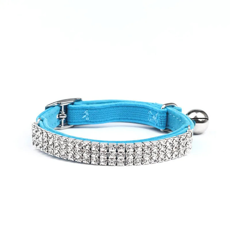 A red suede velvet cat collar decorated with rhinestones, adjustable from 20 to 30 cm.