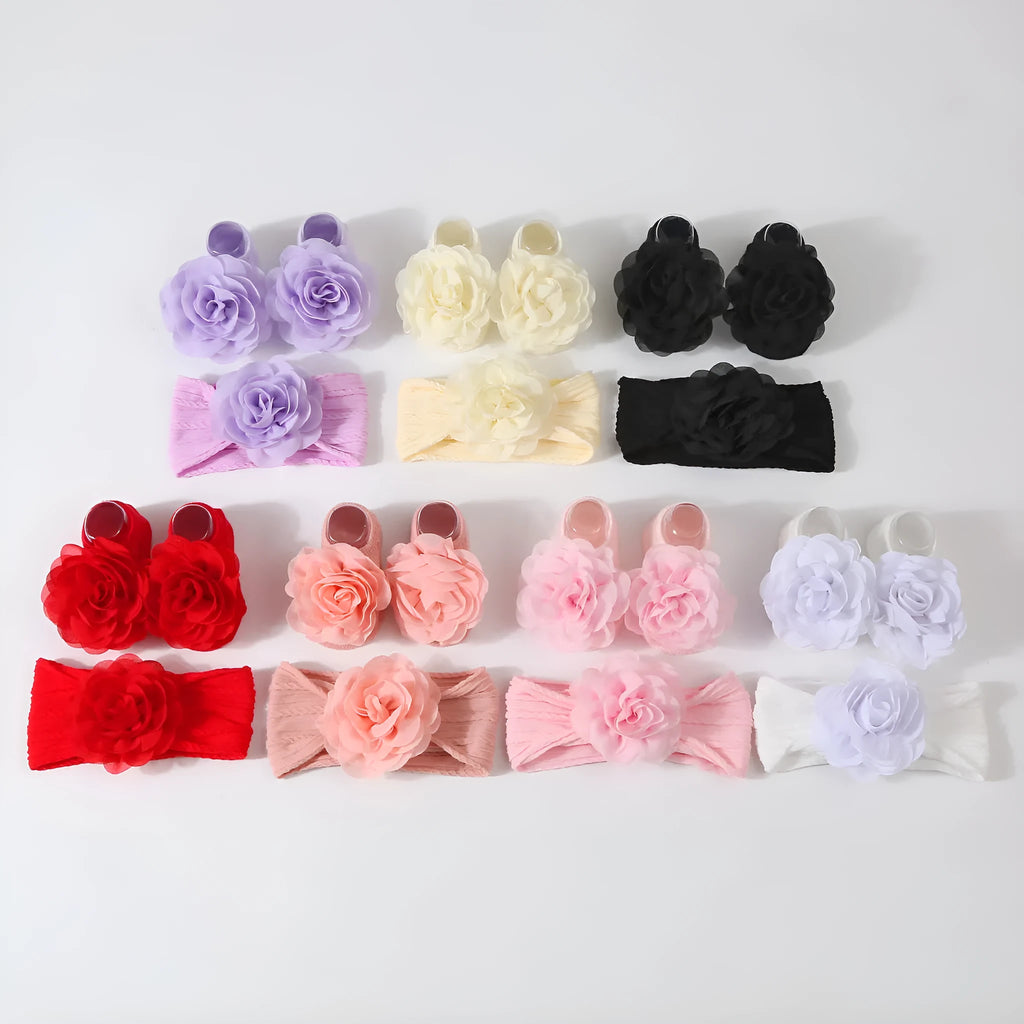 Baby hair band and socks set in nylon with flower-lifting design, available in multiple colours