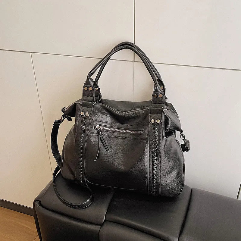 Women's retro trend shoulder crossbody bag in PU leather, black colour, 38x12x25cm