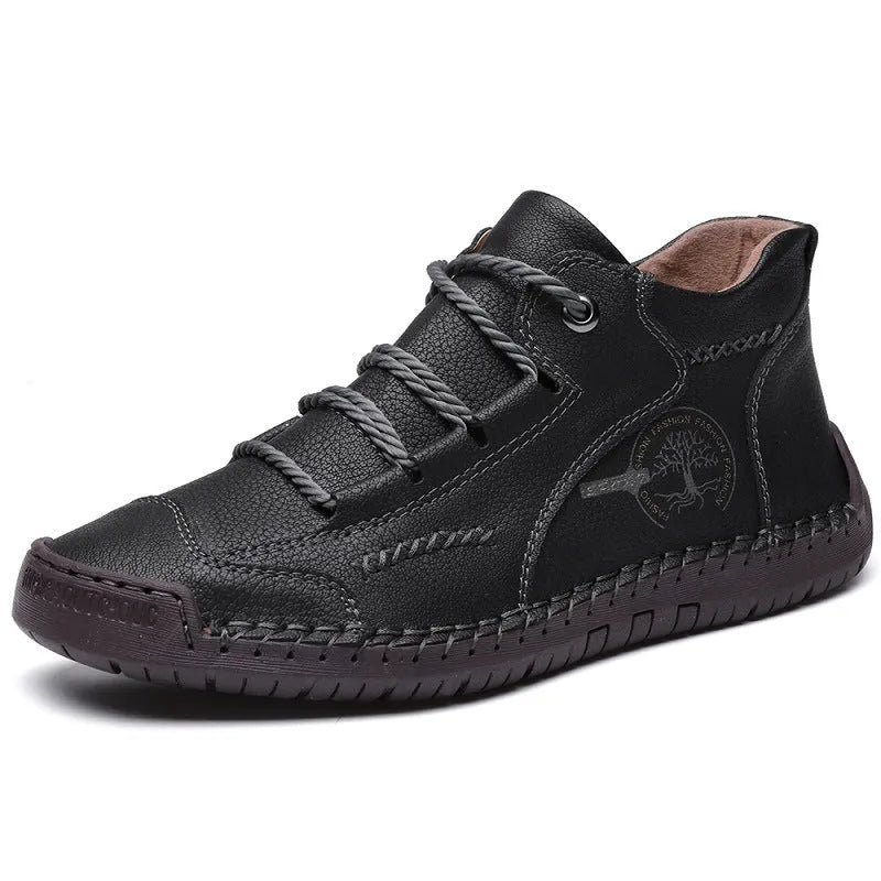 Men's high-top leather casual shoes in solid colour with round toe and lace-up fastening