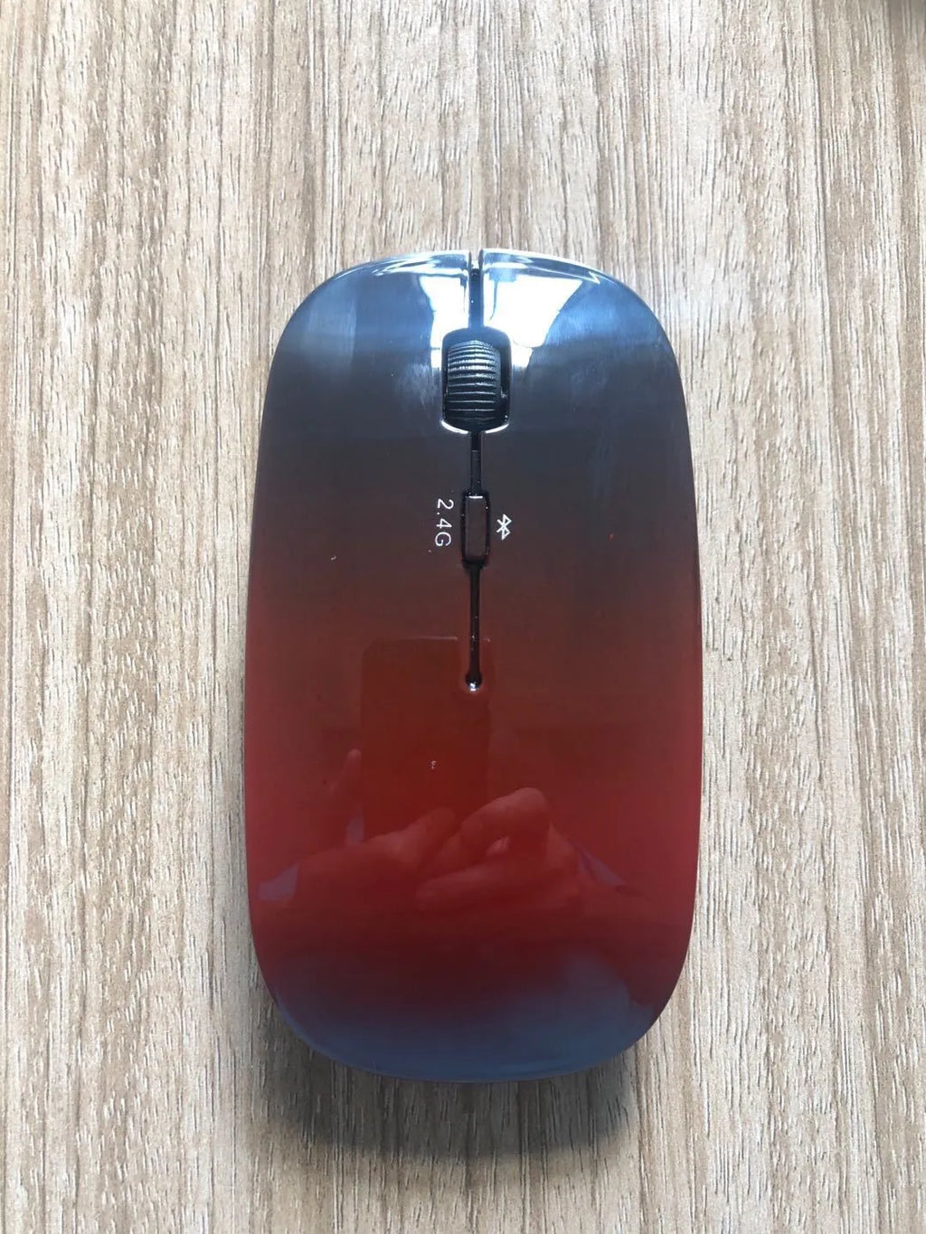 Wireless Bluetooth dual mode slim mouse in white, 1200 DPI, with three buttons and four-way roller