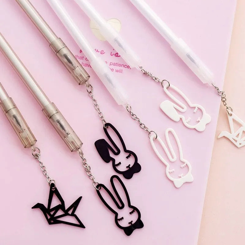 Decorative gel pen with rabbit and paper crane pendant charms, 17cm length with 0.38mm tip