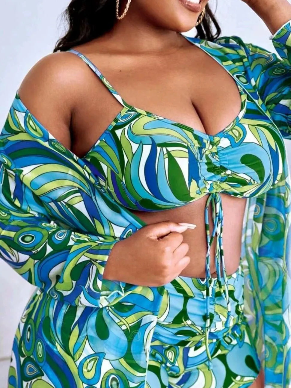 Women's floral patterned bikini three-piece set with cardigan in extended sizes