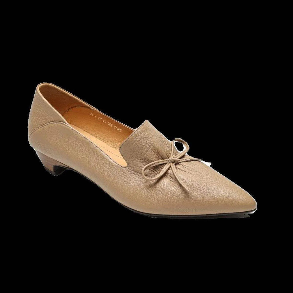 Women's low heel pointed toe shoes in black with PU upper and soft surface finish