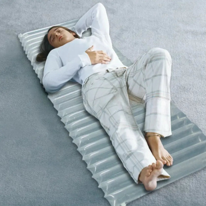 Transparent outdoor airbed for camping with 200x60cm dimensions and 300kg load capacity