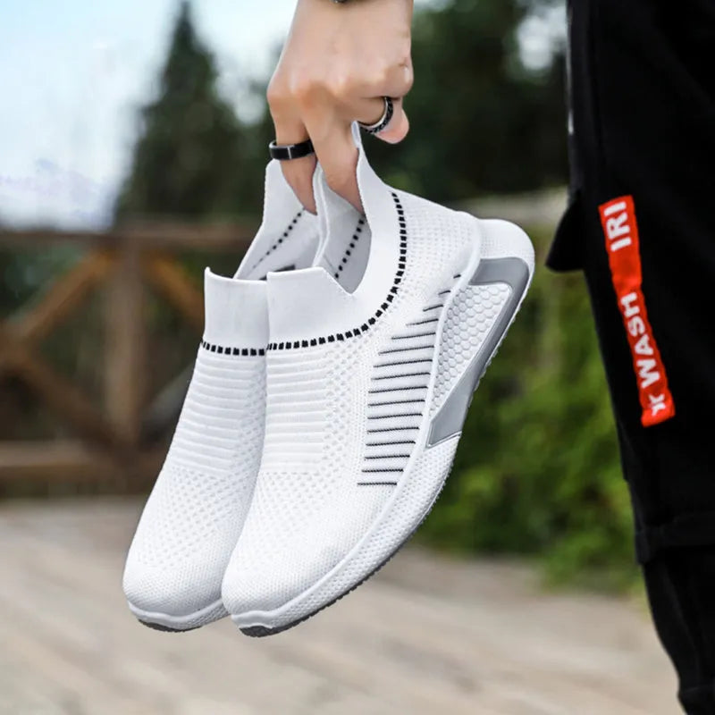 Men's striped mesh slip-on sneakers with flyknit upper in black and white colour option