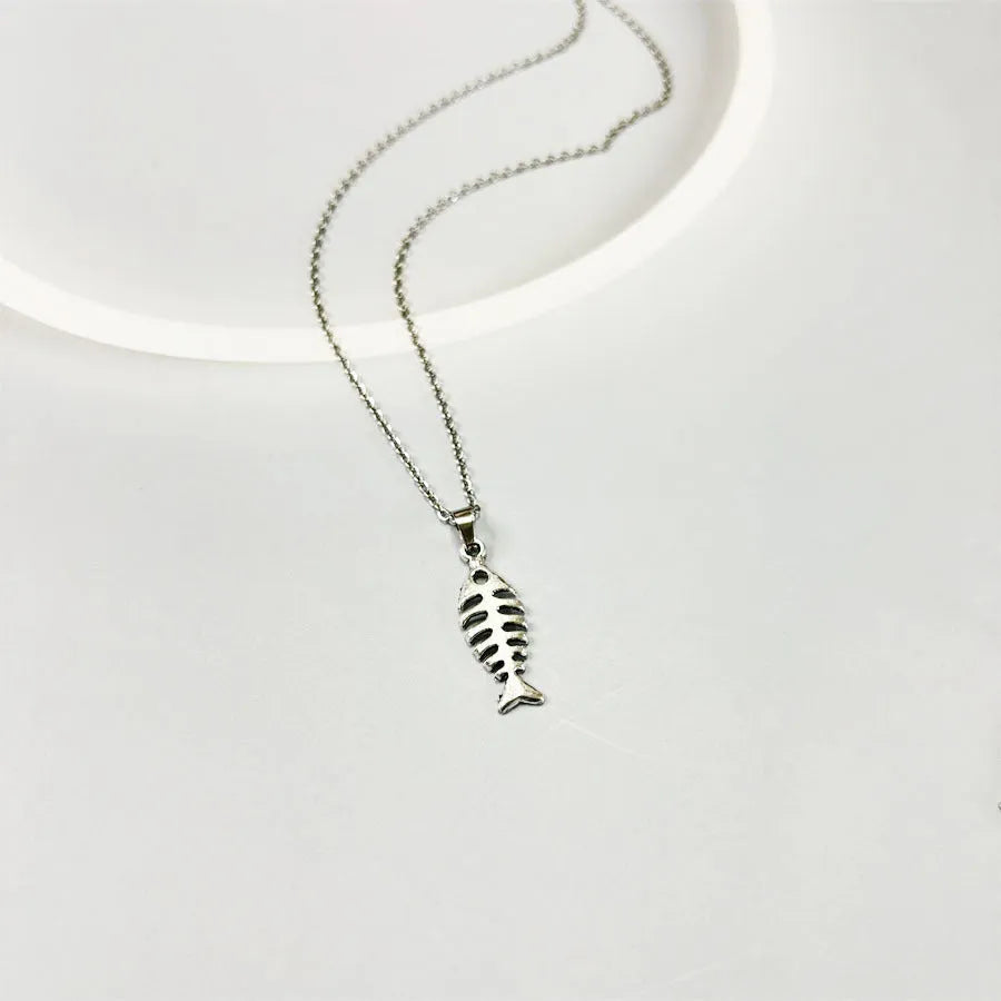 Women's fishbone pendant necklace and matching earrings set with adjustable O-chain in retro style