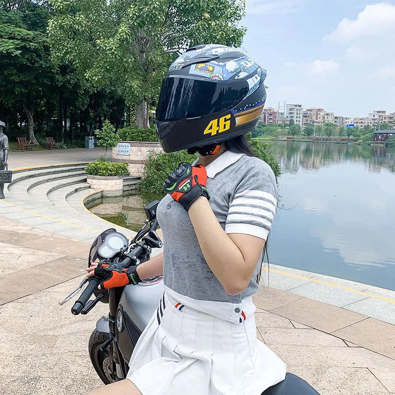ABS motorcycle helmet for electric vehicles in grey and yellow colour options showing six available sizes