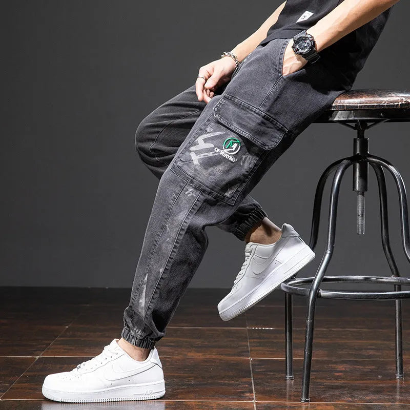 Men's loose cargo casual jeans with micro elasticity cotton fabric in straight leg Korean style design