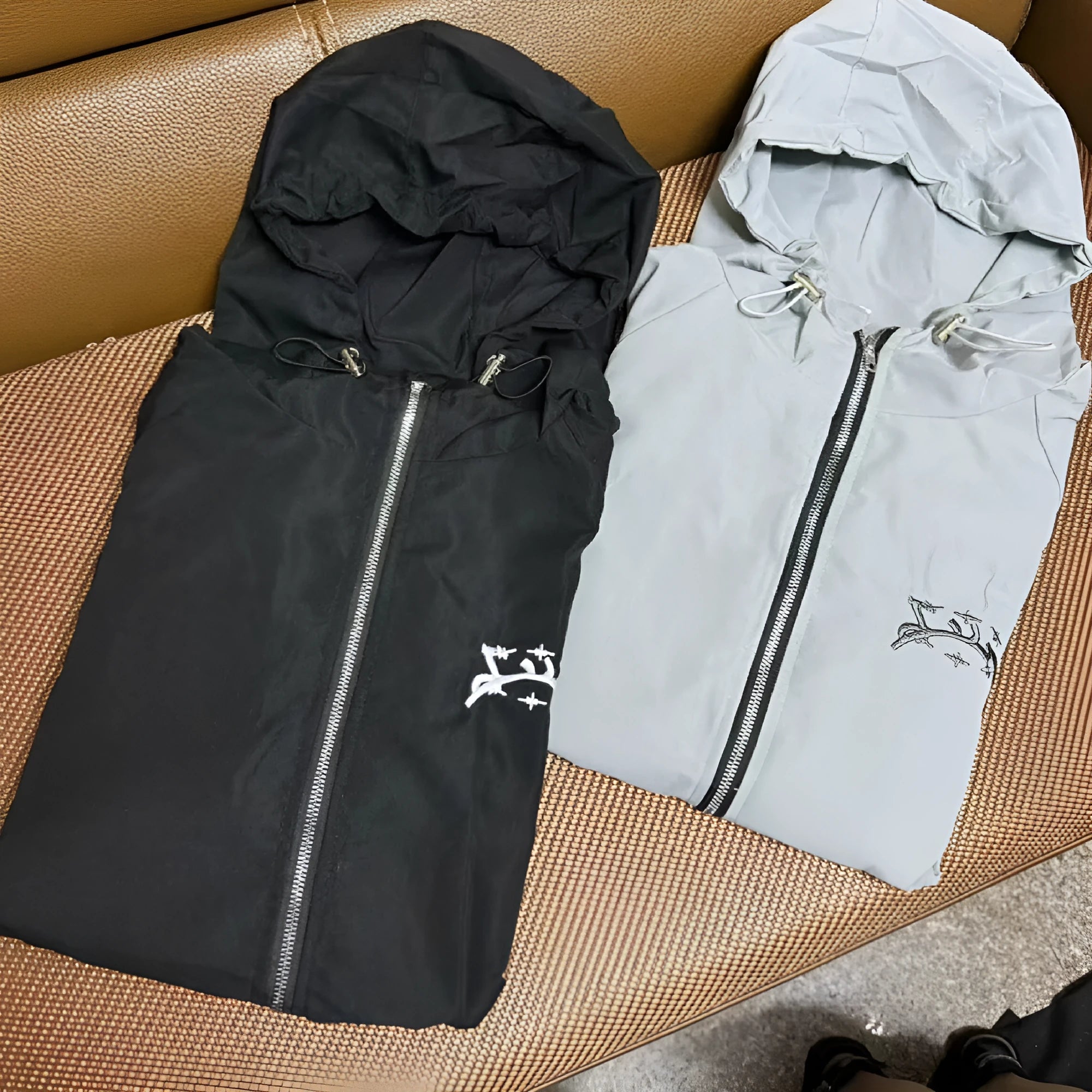 Men's British style hooded jacket in grey polyester fabric with loose fit design