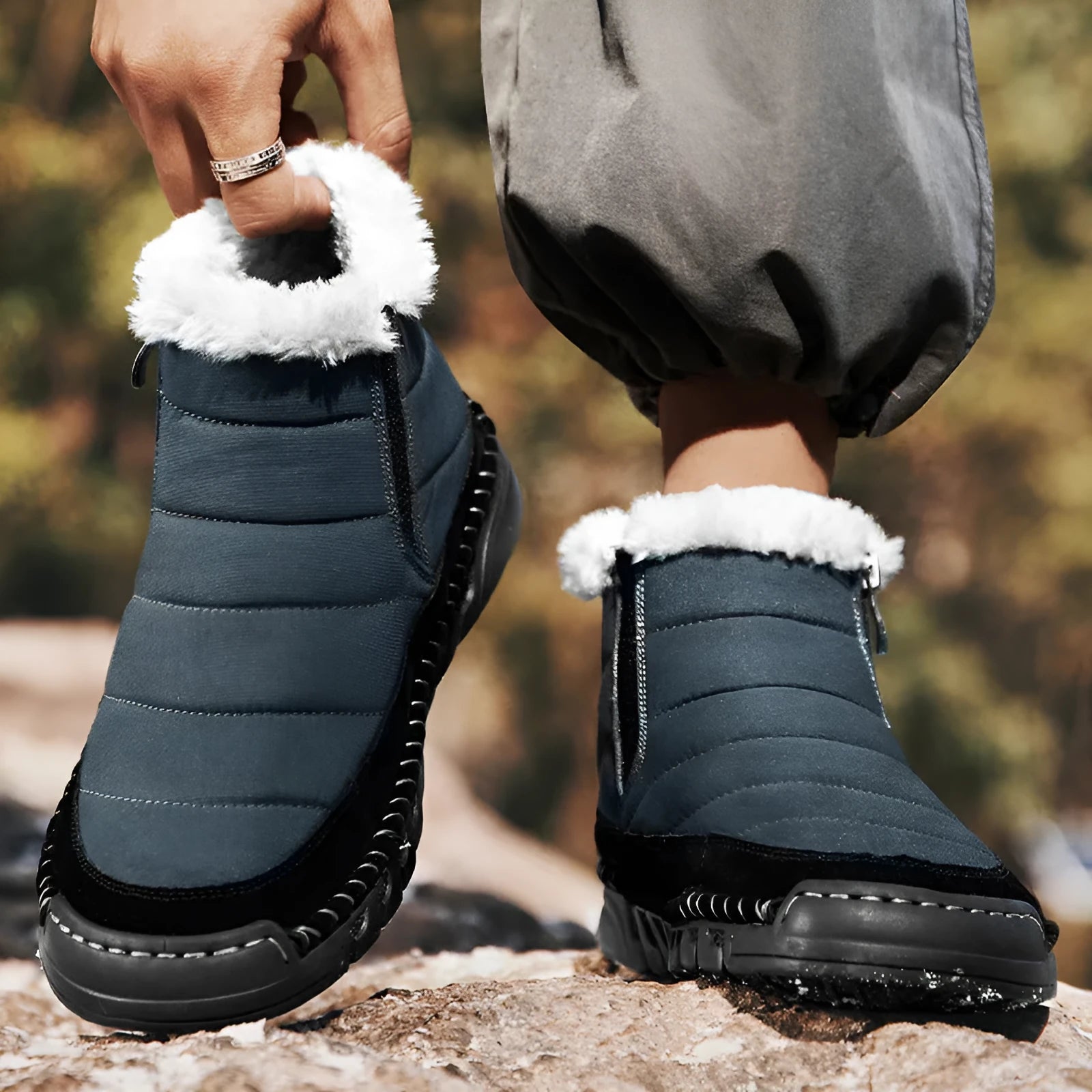 Men's plus size snow boots with round toe design and cotton cloth upper