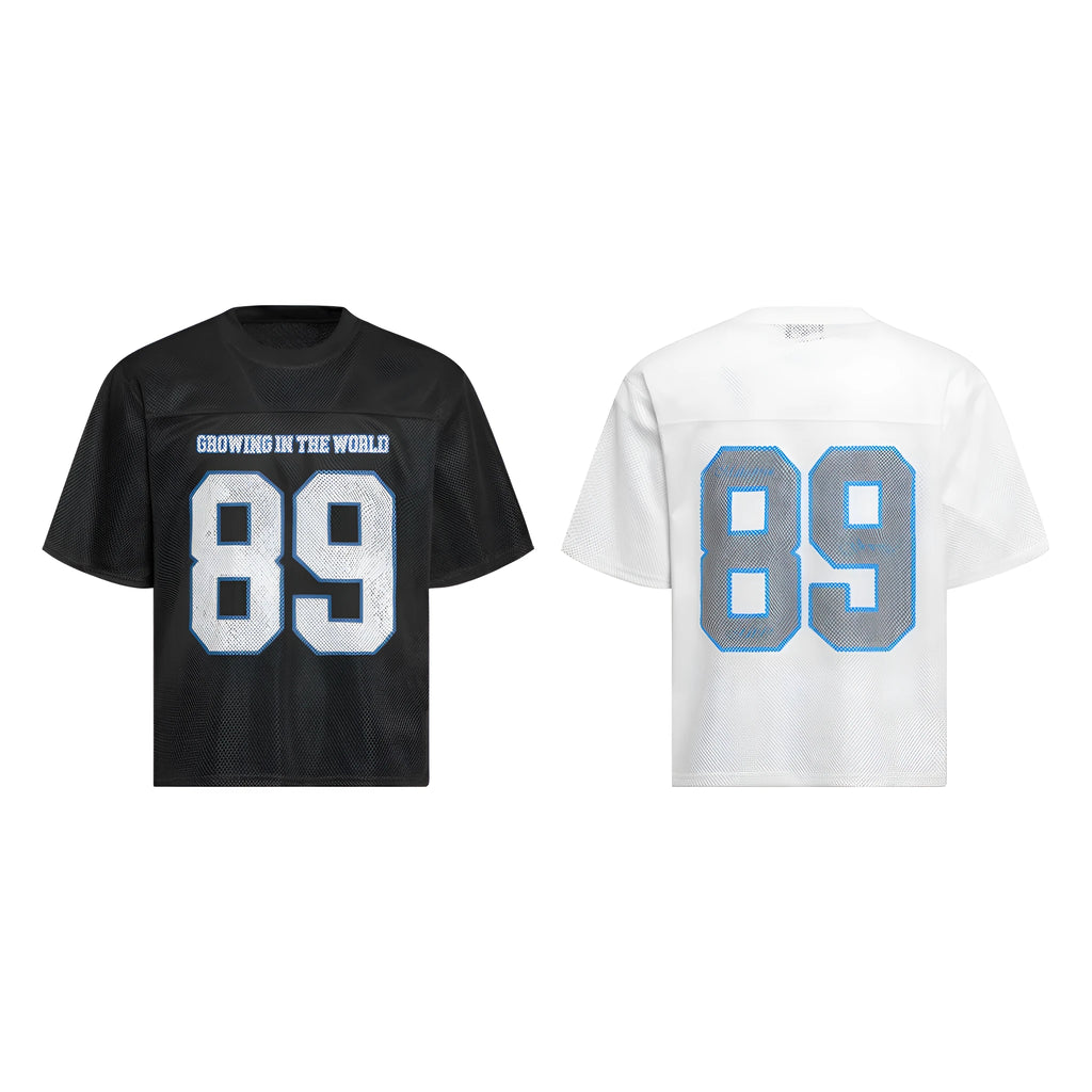 Loose-fit casual t-shirt in black and white colours with regular sleeves