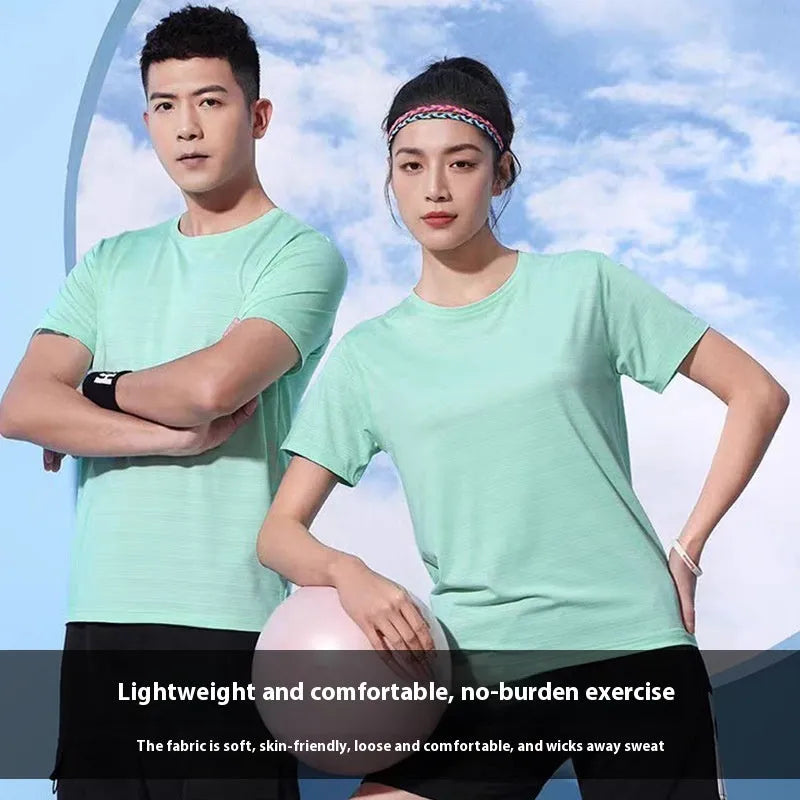 Solid colour quick-drying spandex t-shirt in round neck pullover style.