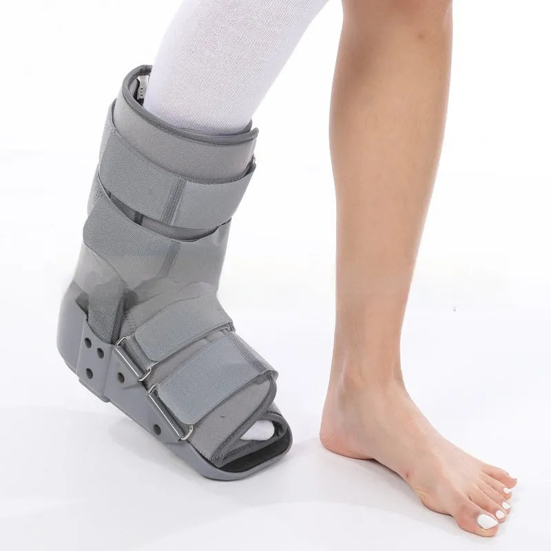 Achilles tendon rehabilitation boot in black or grey with adjustable straps and PP plastic construction