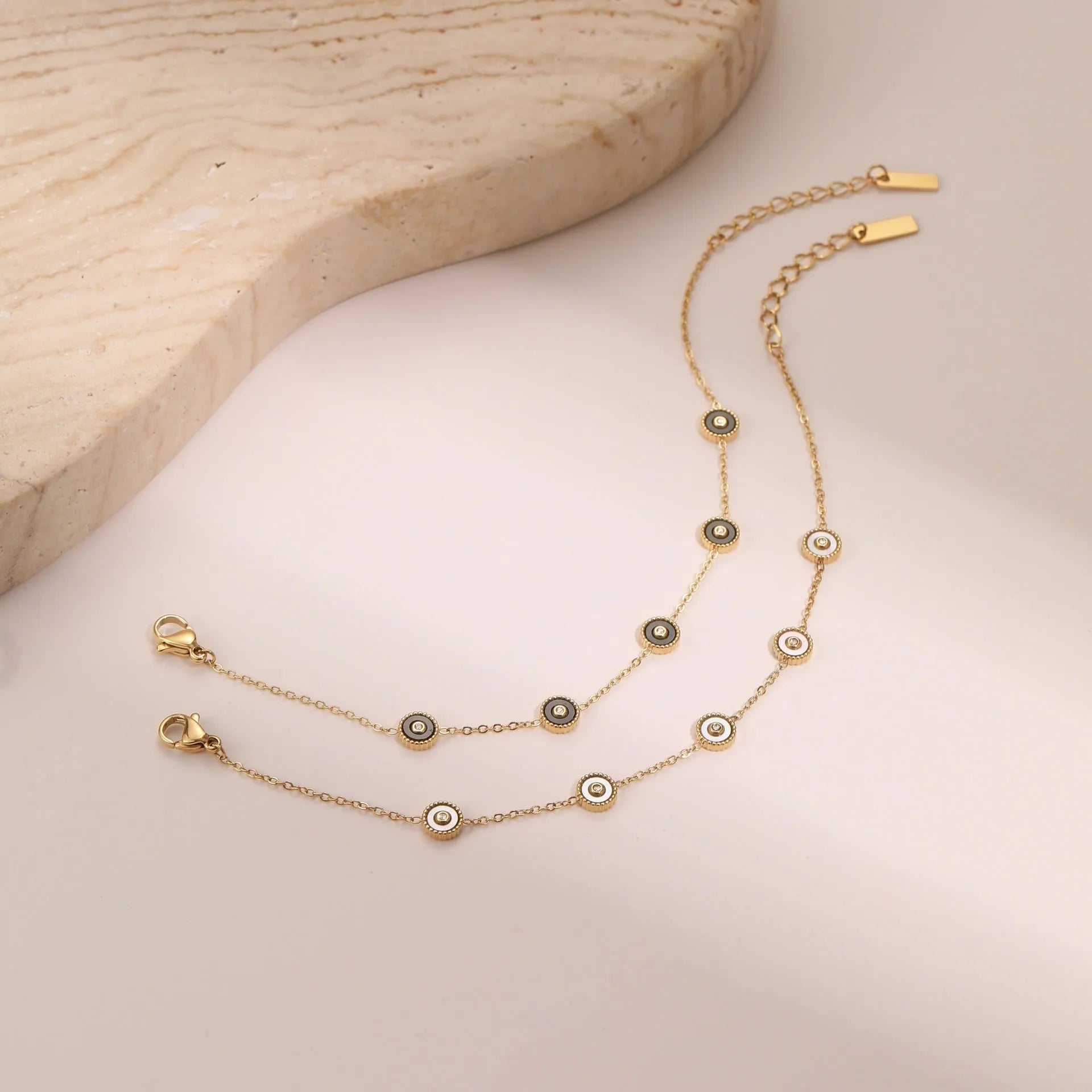 Women's geometric bracelet and necklace set with 18K gold plating on stainless steel