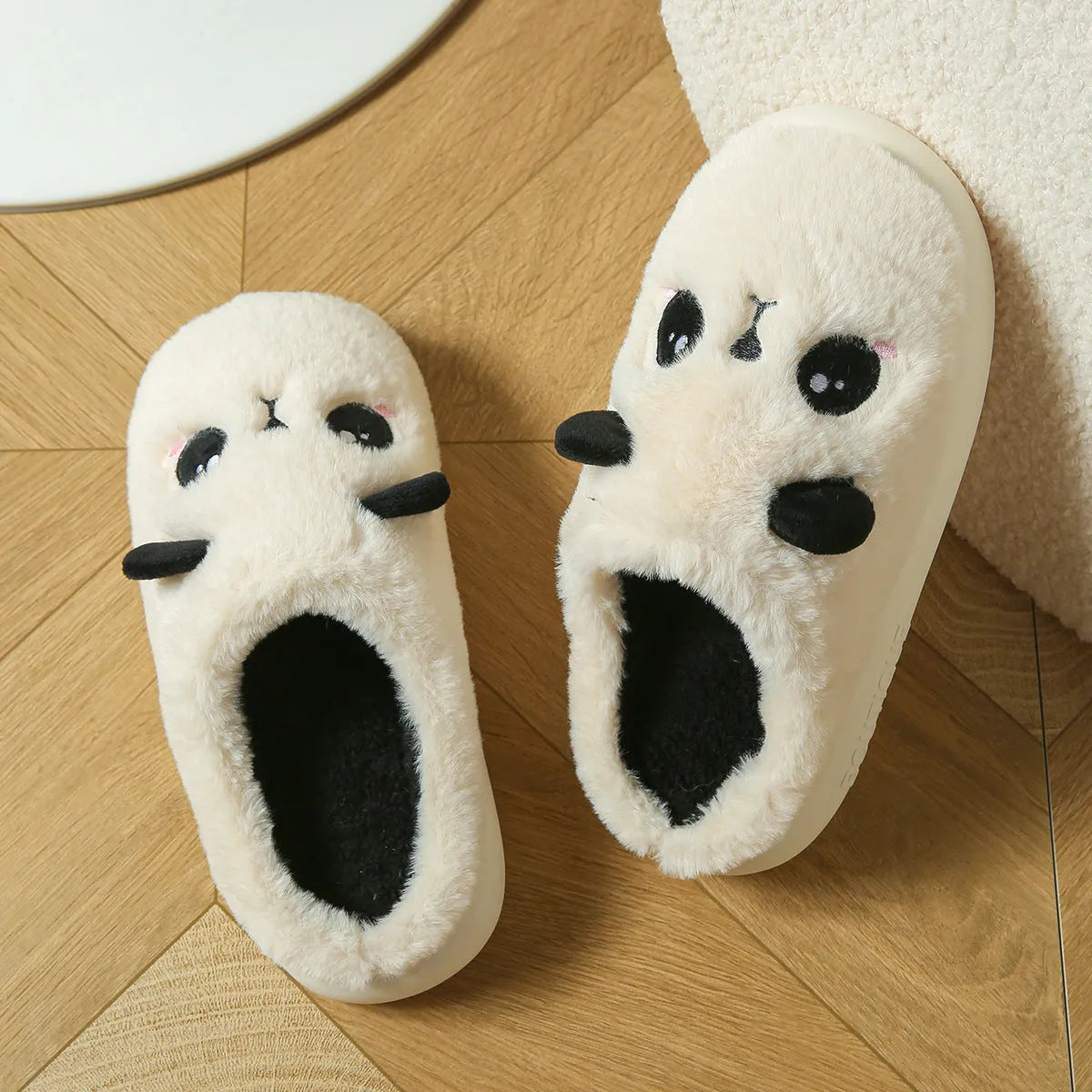 Panda-themed cotton and linen toe ring slippers with a non-slip PVC sole