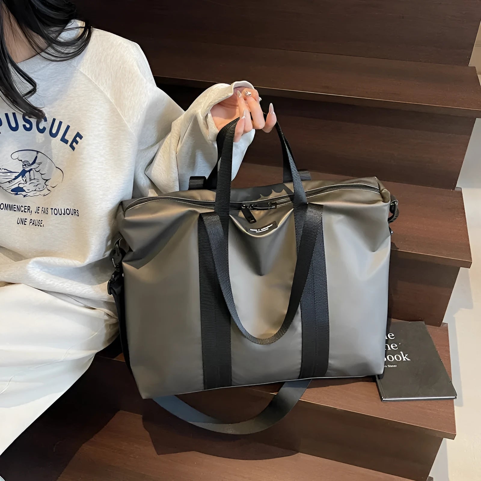 Lightweight Oxford cloth tote storage bag in black, grey or champagne colour with 20-35L capacity