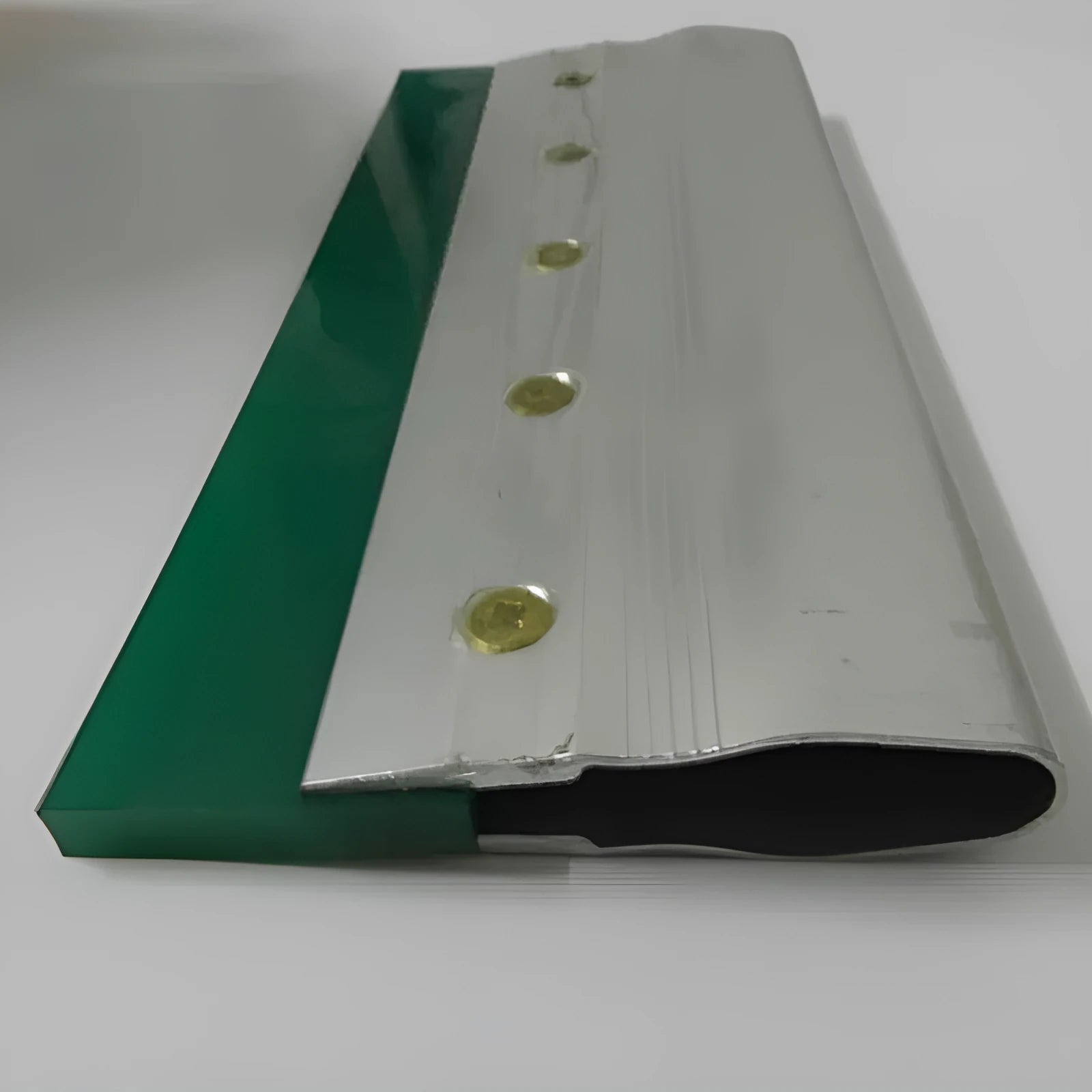 Green aluminium alloy scraper handle measuring 50cm long and 10cm wide.