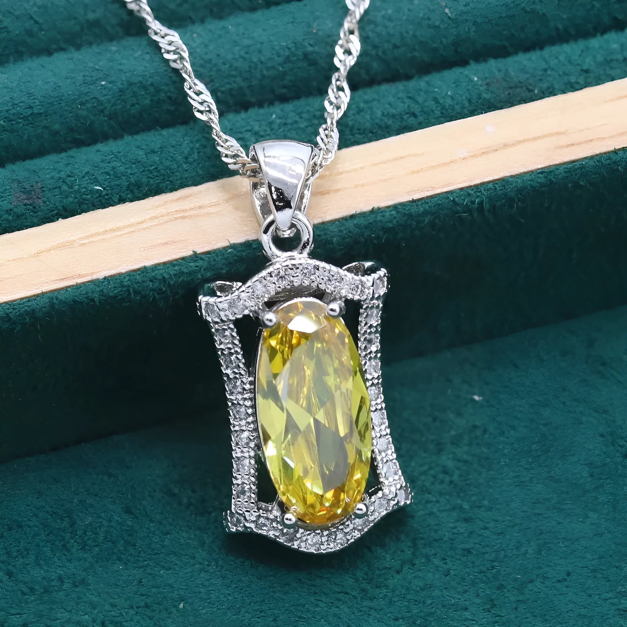 Women's anti-allergy zircon jewellery set with snake bone chain necklace, earrings, ring and bracelet in yellow colour