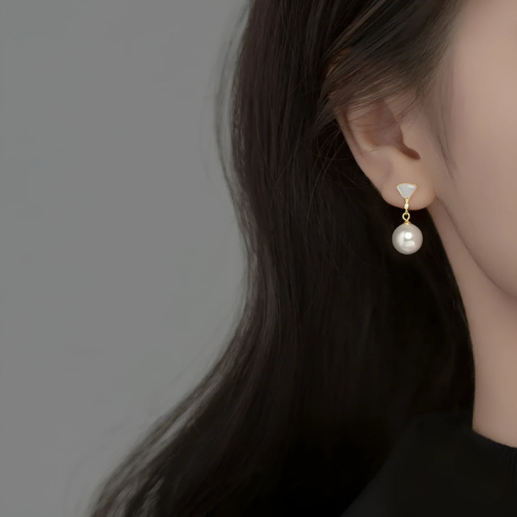 Gold 925 silver fan-shaped shell pearl earrings for women, geometric ancient style, pair