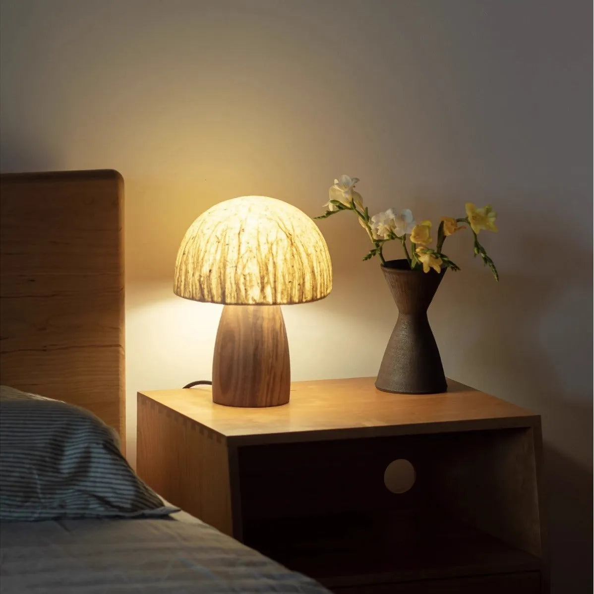 Mushroom lamp with black walnut wood base, handmade Japanese style, 220V EU plug, atmospheric glow