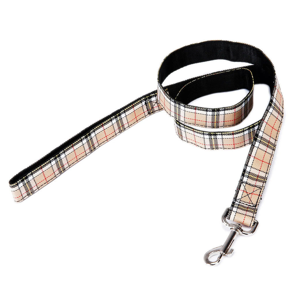 Black pet traction rope with plaid stripe pattern, 120cm long with hand holding loop.